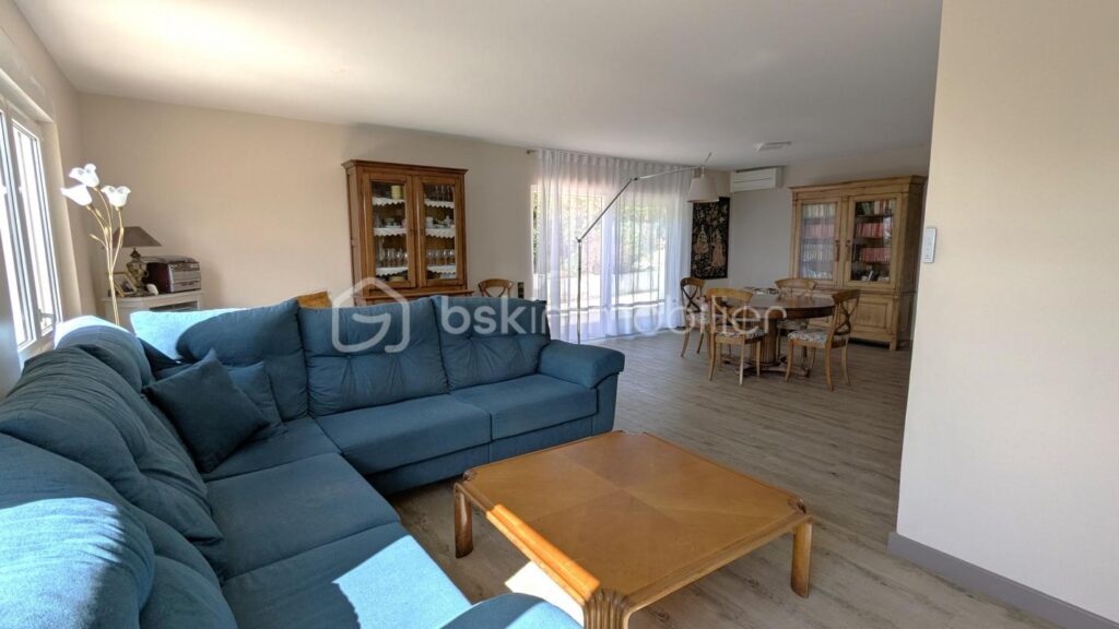 Ensemble de 2 habitations sur une belle parcelle arborée – 8 pièces – 6 chambres – 227 m²