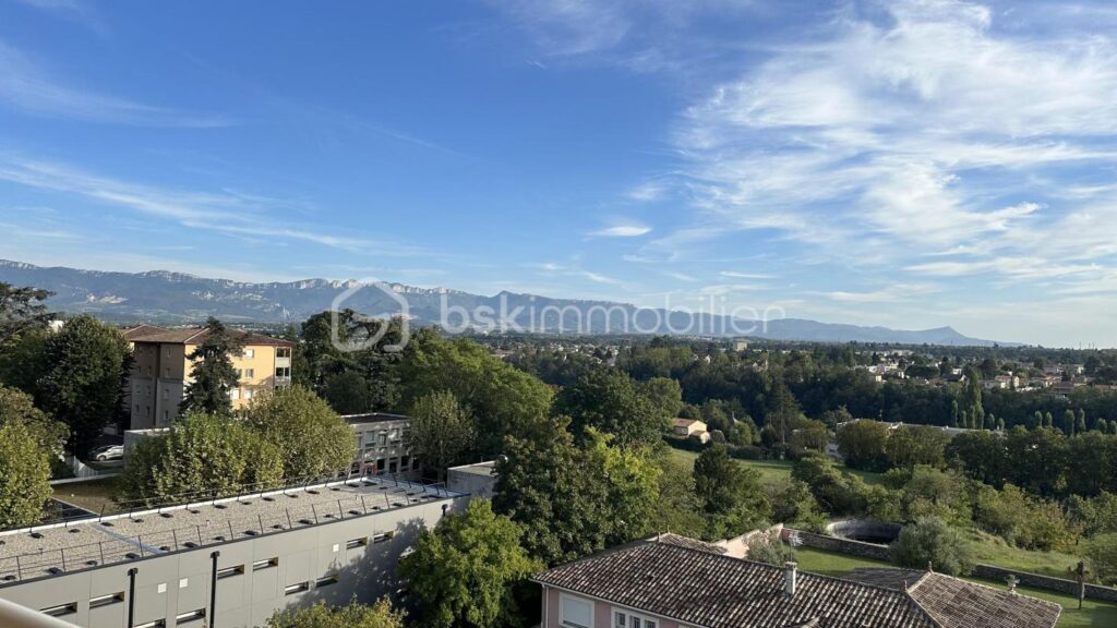 ROMANS SUR ISERE – Penthouse 160 m² habitables – 4 pièces – 3 chambres – 160 m²