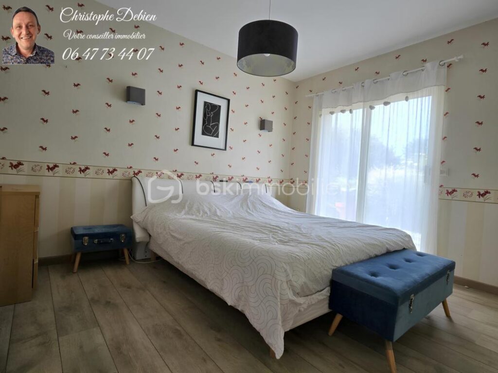 MAISON FAMILIALE DE PLAIN-PIED AVEC SOUS-SOL AMÉNAGÉ, 4 CHAMBRES ET GRAND JARDIN AU CALME – CHAVAGNES-EN-PAILLERS – 7 pièces – 4 chambres – 207 m²