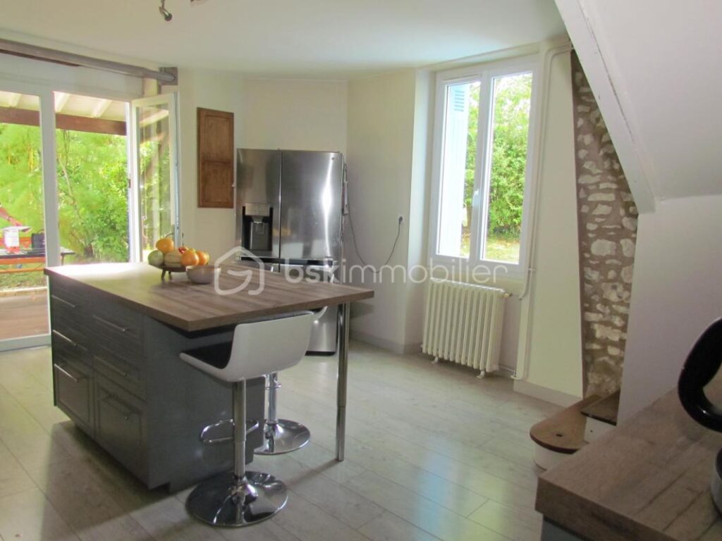 MENSIGNAC (24350) Près PERIGUEUX ,MAISON PERIGOURDINE de 223 m² à COUP DE COEUR !! – 7 pièces – 5 chambres – 223 m²