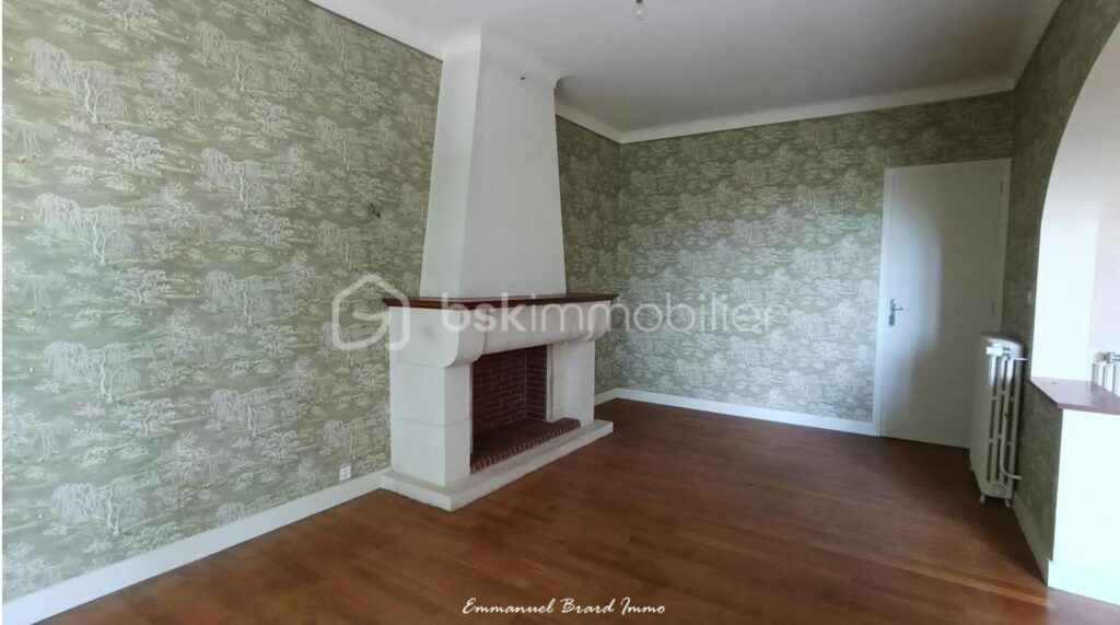 Maison de caractère avec fort potentiel – Montmorillon (86500) – 11 pièces – 5 chambres – 200 m²