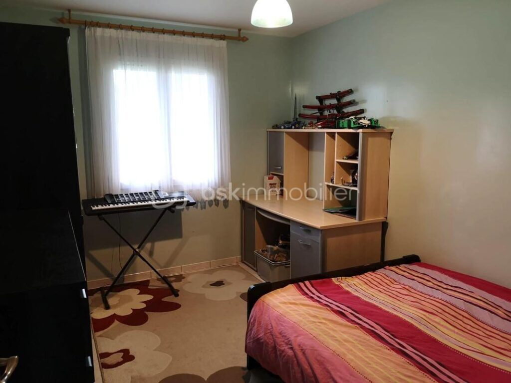 MAISON 8 pièces 186 m² – 8 pièces – 7 chambres – 183 m²