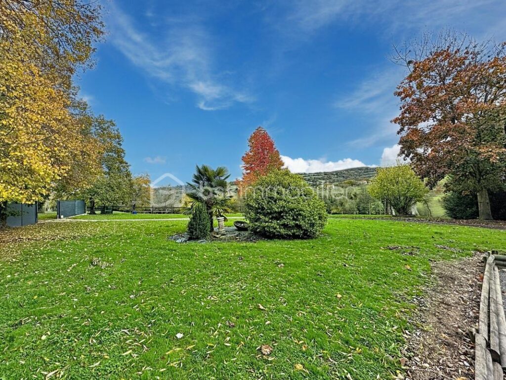 Maison de Campagne avec très jolie vue – 4 pièces – 2 chambres – 104 m²