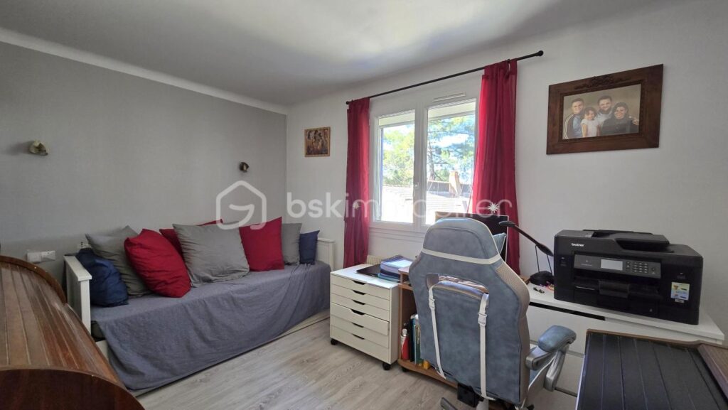 Maison + logement indépendant avec vue exceptionnelle, piscine et garage – 7 pièces – 5 chambres – 140 m²