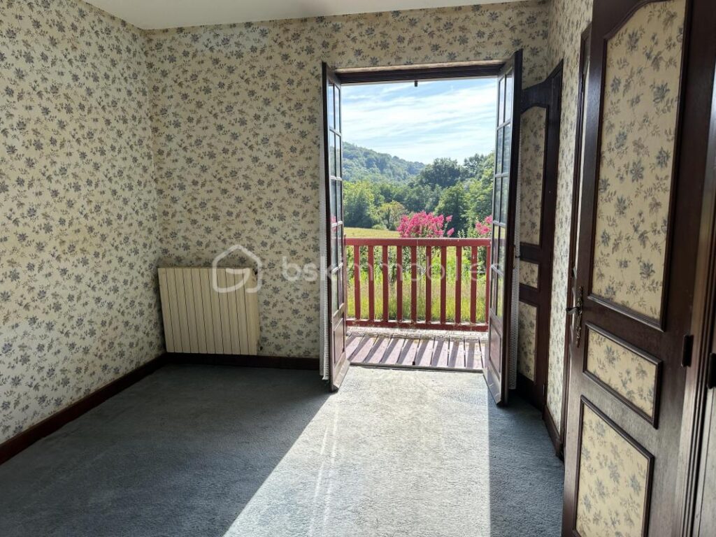 MAISON BASQUE A SAISIR – 13 pièces – 10 chambres – 336 m²