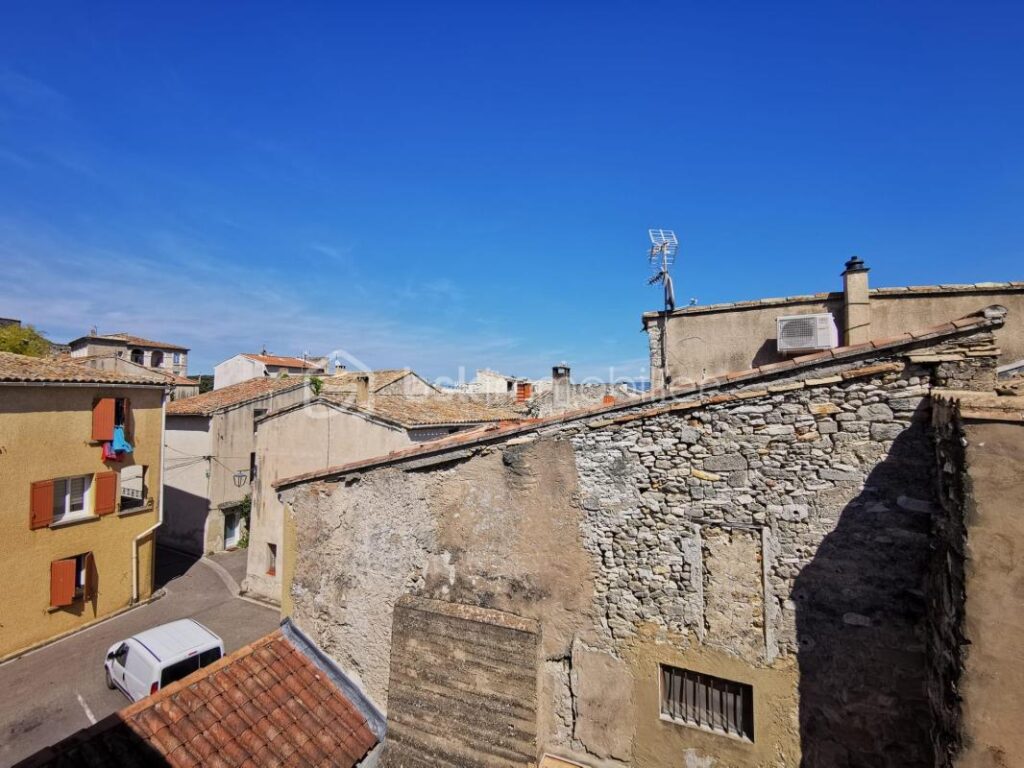 APPARTEMENT T2 DE 48 m² AVEC GARAGE EN PLEIN CENTRE DE CAUMONT SUR DURANCE – 2 pièces – 1 chambre – 47 m²