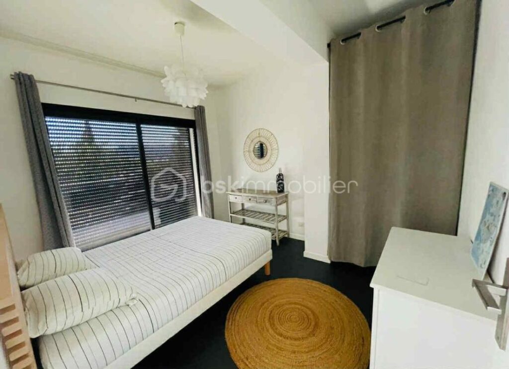 Maison individuelle avec piscine & appartement indépendant ! – 6 pièces – 5 chambres – 173 m²