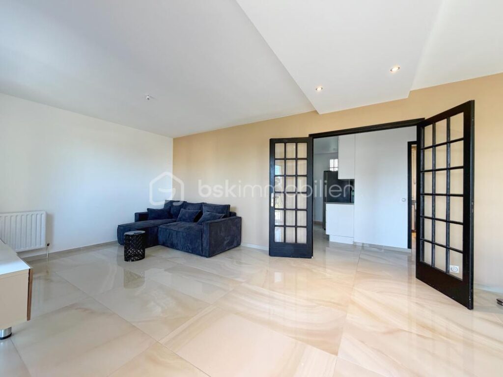 NOUVELLE PEPITE POUR POSER SES VALISES ! – 7 pièces – 4 chambres – 114 m²