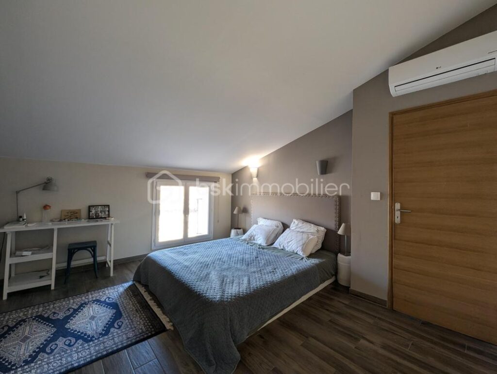 Maison spacieuse rénovée à Montpeyroux, cadre de vie paisible ! – 5 pièces – 4 chambres – 175 m²