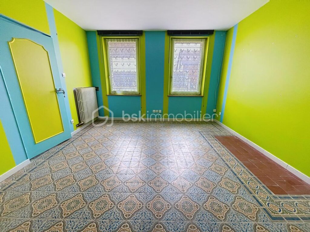 CORPS DE FERME AVEC HANGARS ET PATURE – 8 pièces – 4 chambres – 222 m²