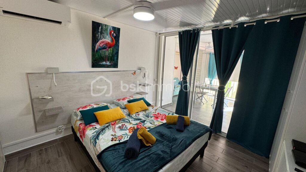Quart de villa entièrement refait Anse des Rochers – 1 pièce – 1 chambre – 35 m²