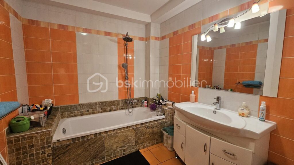 Maison de village 127 m² – 4 pièces – 3 chambres – 127 m²