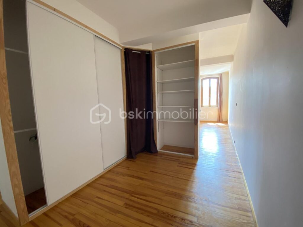 Maison de charme au cœur du village de Nègrepelisse – 5 pièces – 3 chambres – 165 m²