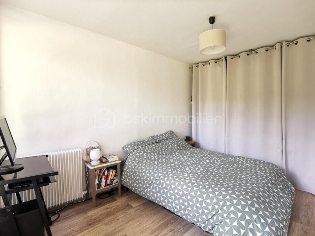 Appartement 3 pièces rénové avec grand balcon filant, sans vis-à-vis – 3 pièces – 2 chambres – 63 m²