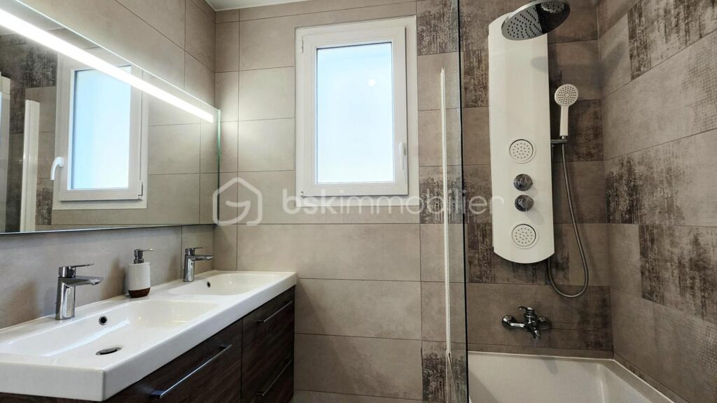 Maison construite en 2020 à haute performance énergétique – 6 pièces – 5 chambres – 170 m²