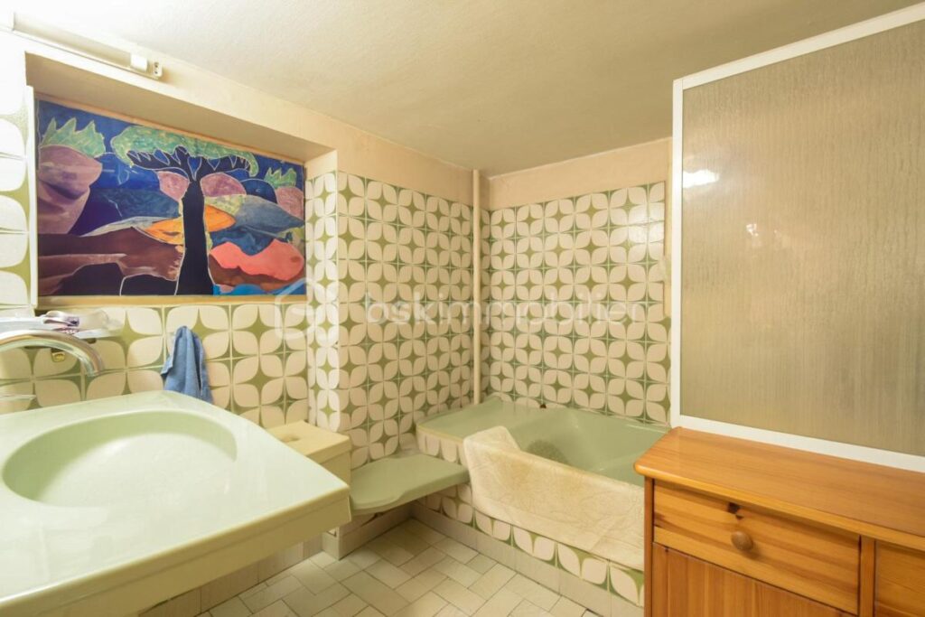 Maison familiale de 167m2 proche commodités – 7 pièces – 5 chambres – 167 m²