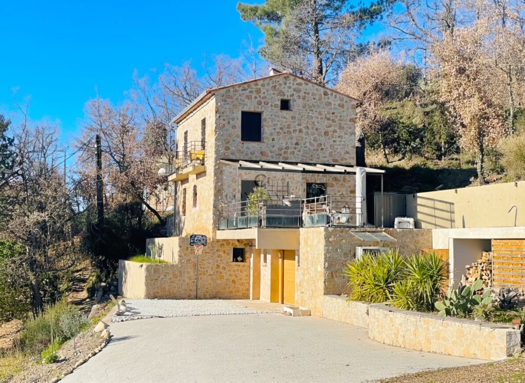 Maison individuelle – 4 pièces – 3 chambres – 120 m²