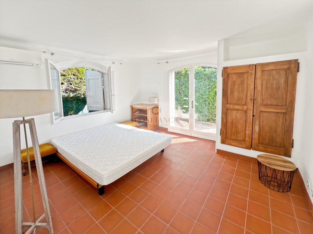 Maison – 6 pièces – 5 chambres – 180 m²