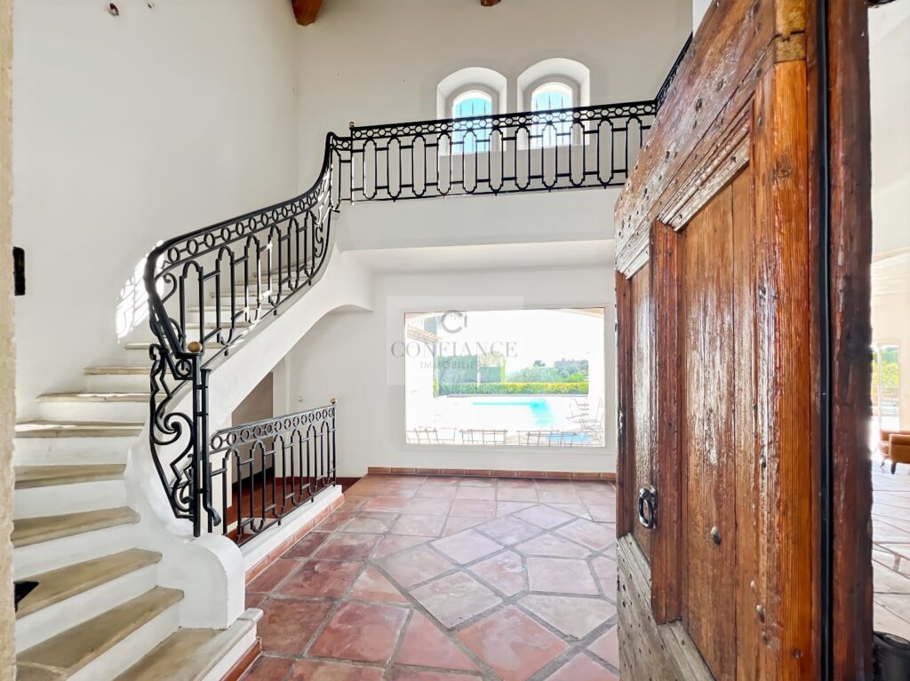 Maison – 6 pièces – 5 chambres – 180 m²