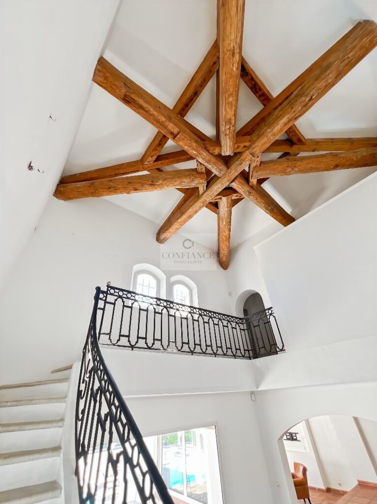 Maison – 6 pièces – 5 chambres – 180 m²