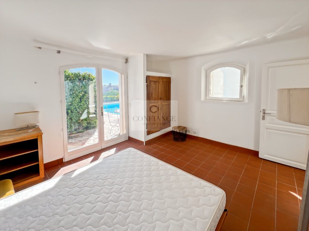 Maison – 6 pièces – 5 chambres – 180 m²