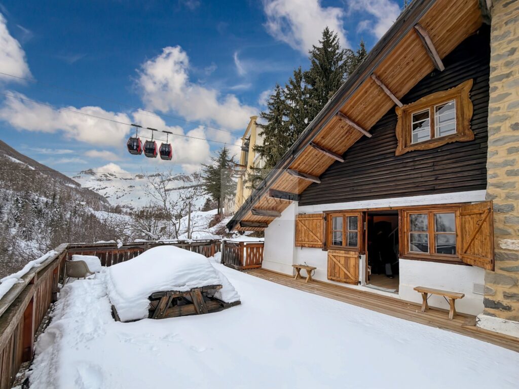 Chalet – 3 pièces – 2 chambres – 77 m²