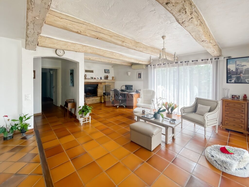 Maison – 5 pièces – 3 chambres – 148 m²