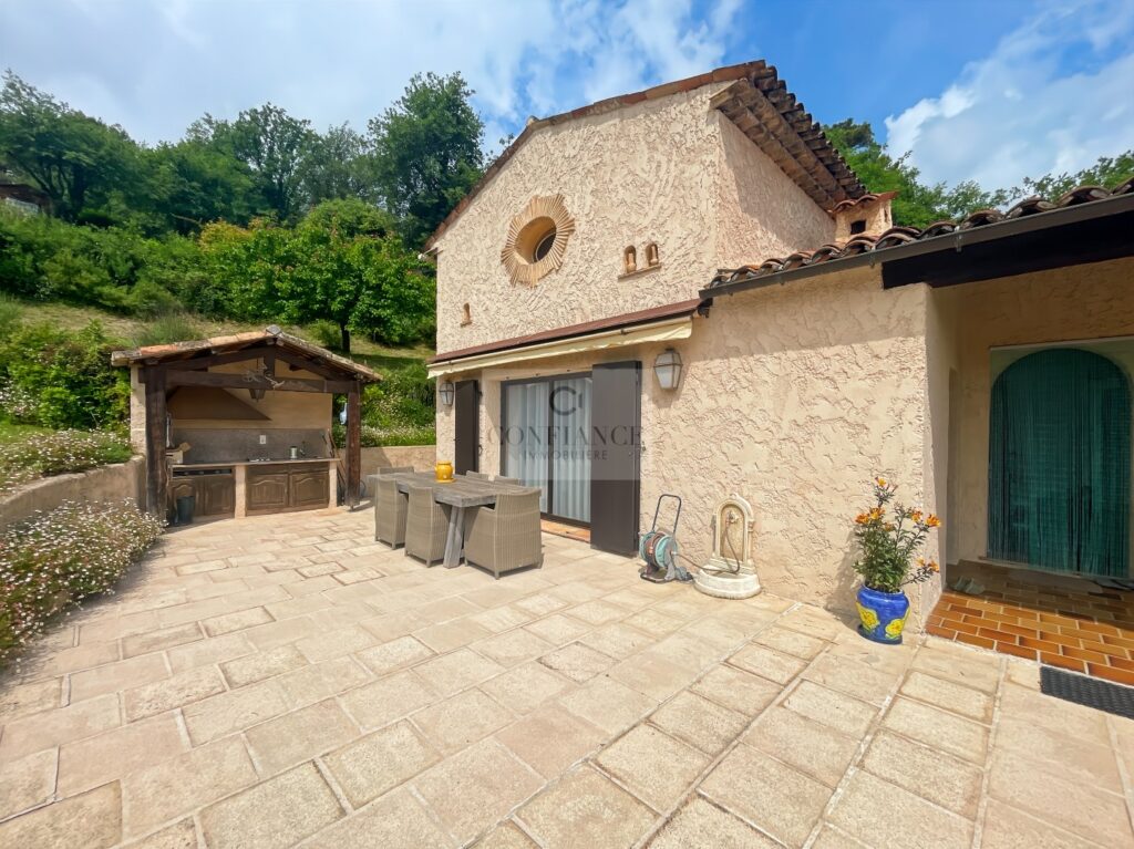 Maison – 5 pièces – 3 chambres – 148 m²