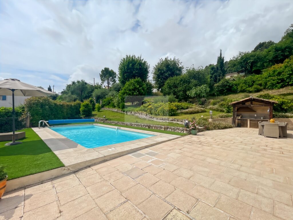 Maison – 5 pièces – 3 chambres – 148 m²