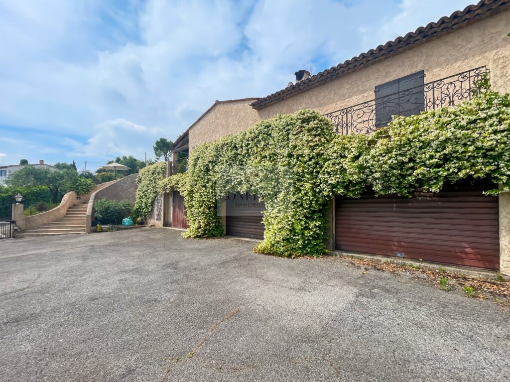 Maison – 5 pièces – 3 chambres – 148 m²