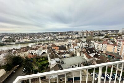 APPARTEMENT LUMINEUX REFAIT A NEUF – 4 pièces principales de 76 m2 – DERNIER ETAGE avec VUE PANORAMIQUE exceptionnelle – 4 pièces – 2 chambres – 76 m²