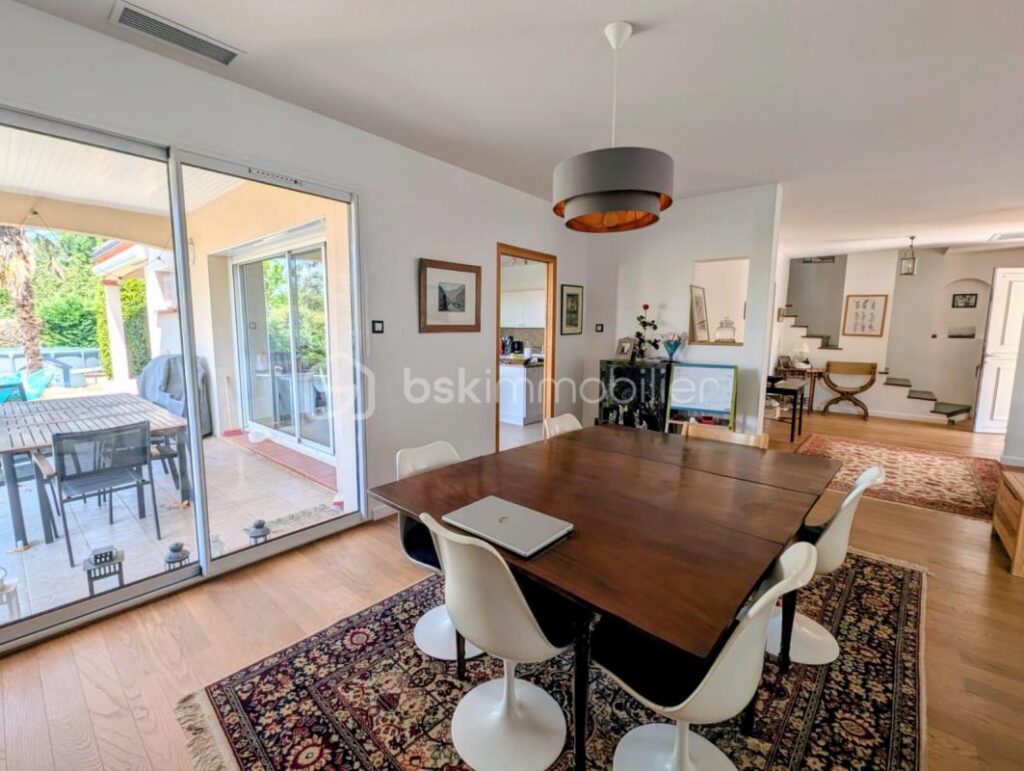 Rouffiac-Tolosan centre – Villa 189 m² au calme avec vue Pyrénées – 6 pièces – 4 chambres – 189 m²