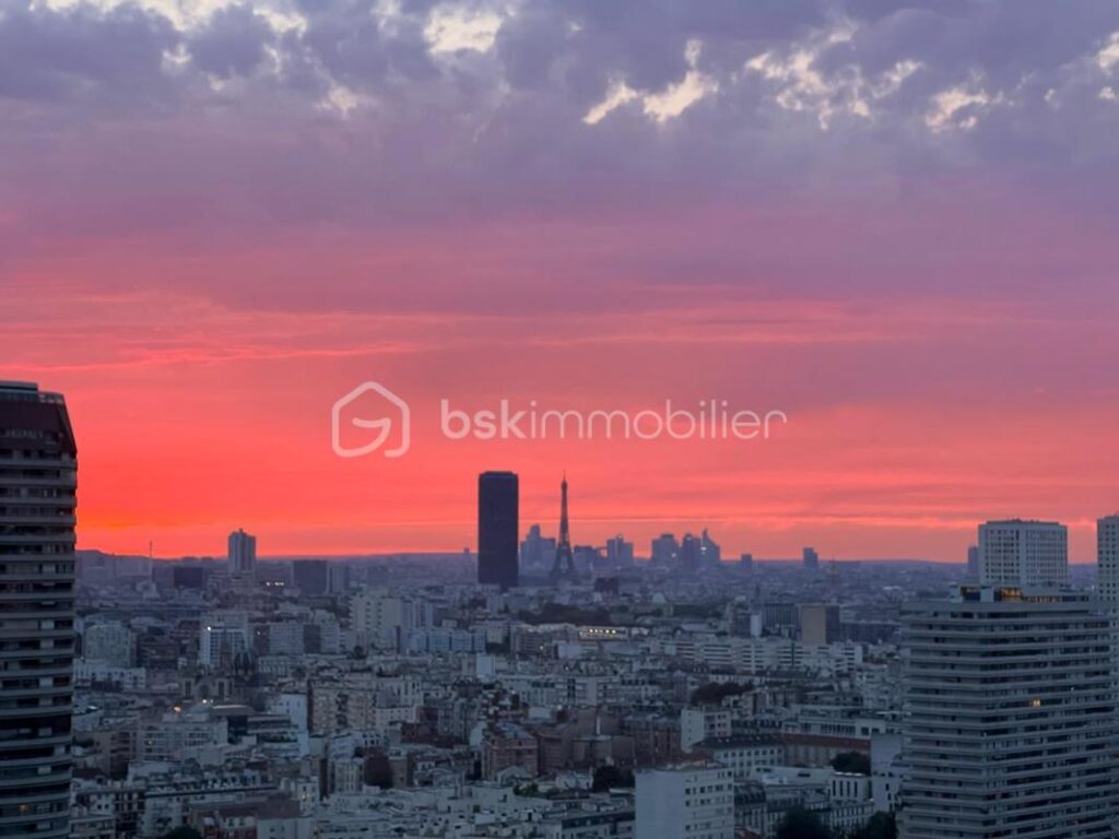 Appartement lumineux de 92 m² avec vue Tour Eiffel – 13ᵉ arrondissement – 4 pièces – 1 chambre – 92 m²