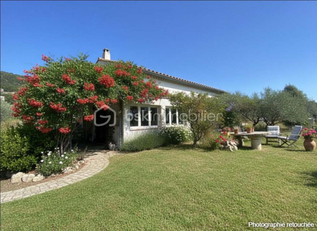 Seillans- Authentique maison de campagne, conforme moderne et panorama d’exception – 5 pièces – 4 chambres – 167 m²