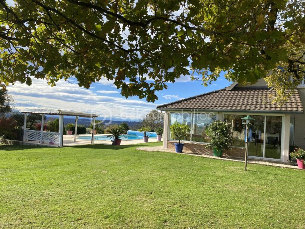 PAU NORD – MAISON 165 M² + GITE 140 m² + DEPENDANCE 60 M² – 7 pièces – 5 chambres – 305 m²