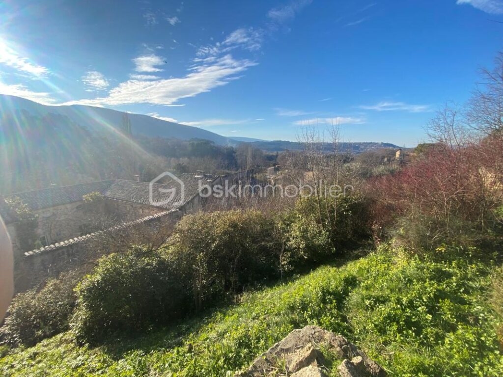 Terrain constructible 625 m² – Vue imprenable sur le Luberon – Bonnieux – NR pièces – NR chambres – 625 m²