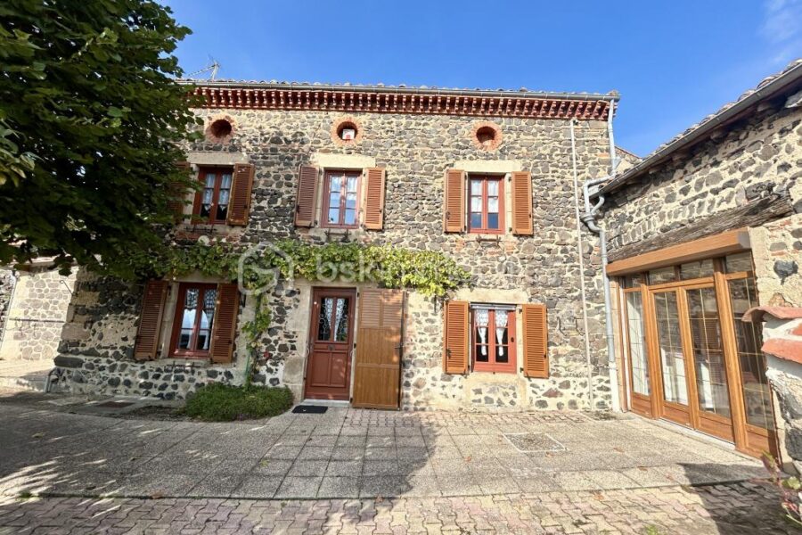 Maison à vendre à Usson