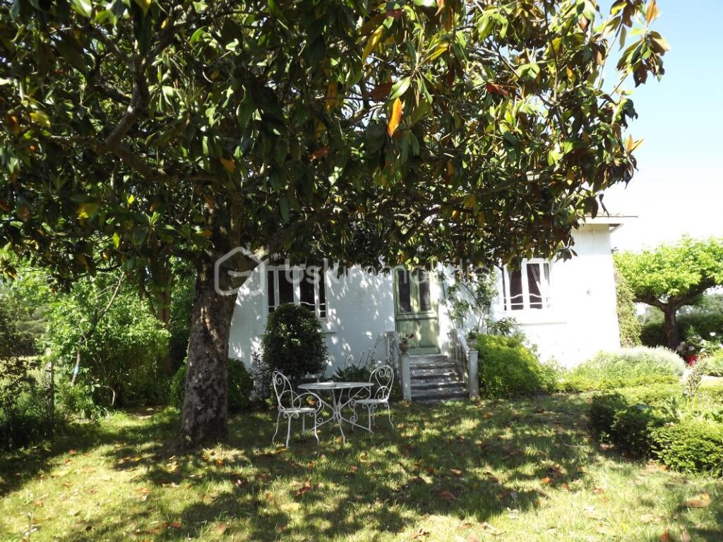 Maison spacieuse, sans vis à vis , au milieu de la nature – 6 pièces – 4 chambres – 145 m²