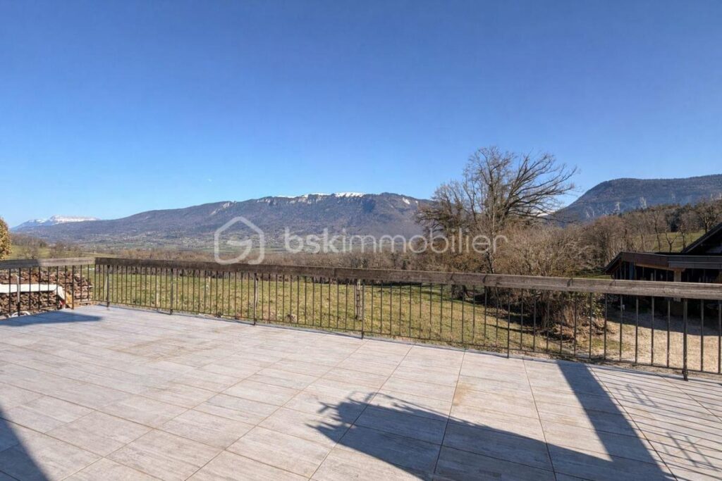 À Vendre – Maison ancienne 117 m² avec sous-sol complet – Terrain 1 000 m² – Vue montagne – Sans vis-à-vis – 5 pièces – 4 chambres – 117 m²