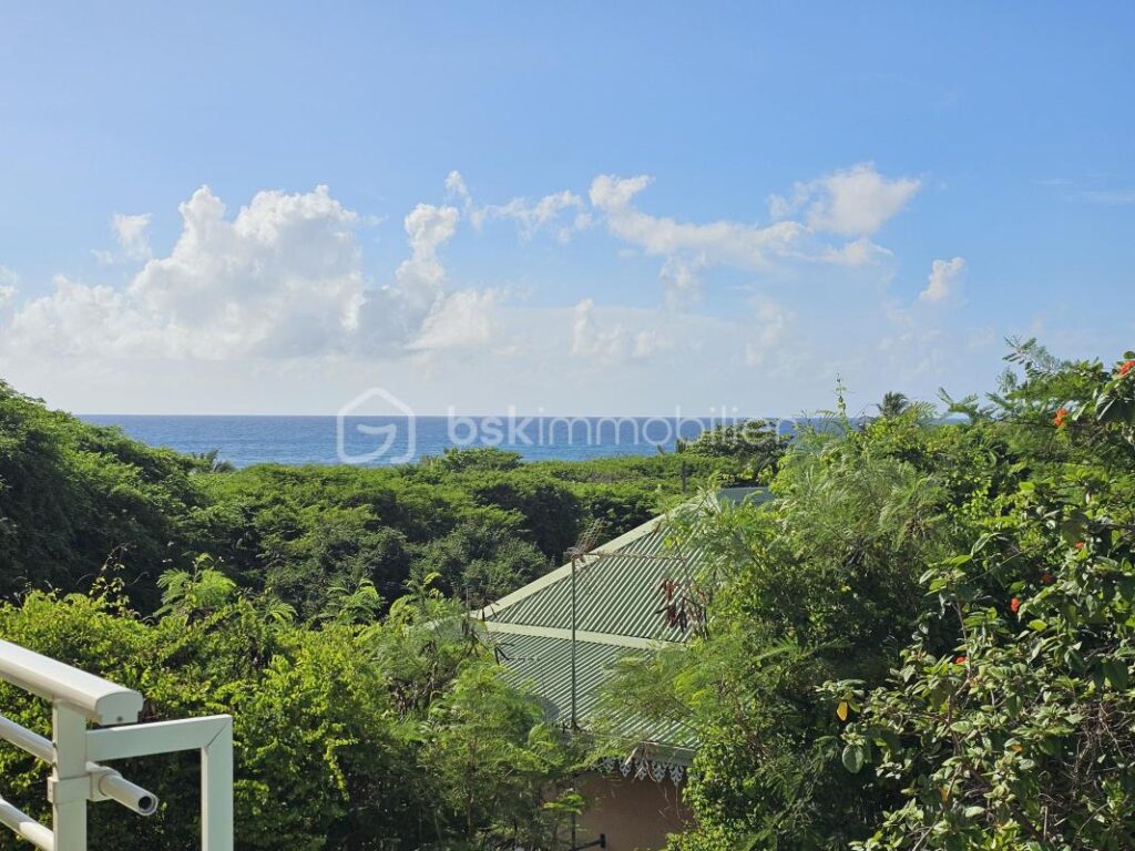 Villa T3 avec vue mer, piscine Saint François – 3 pièces – 2 chambres – 88 m²