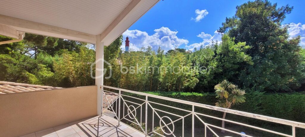 CAP FERRET – Quartier du Phare – Douceur de vivre Villa 5 chambres piscine garage – 7 pièces – 5 chambres – 185 m²
