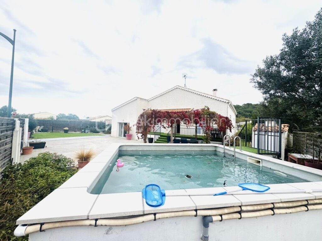 MAISON PLAIN PIED – 5 pièces – 3 chambres – 125 m²