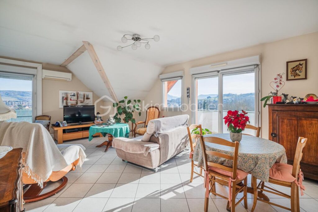 RUMILLY – T3 68 m² – Dernier étage – 3 pièces – 2 chambres – 68 m²