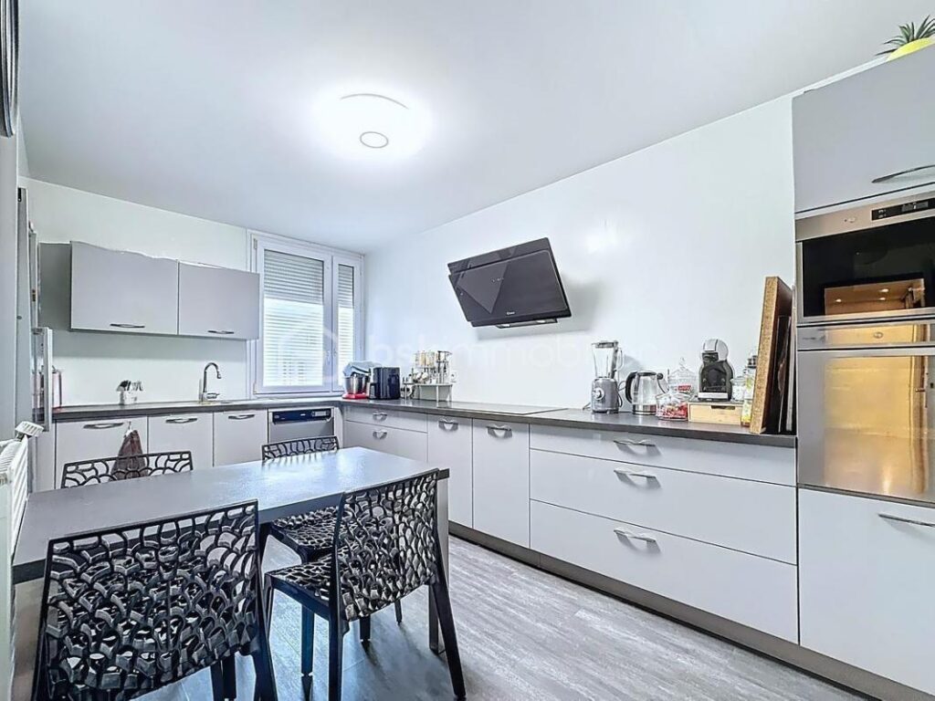 T5 LUMINEUX AVEC TERRASSE – VUE MONTAGNES – ÉCHIROLLES – 5 pièces – 4 chambres – 108 m²