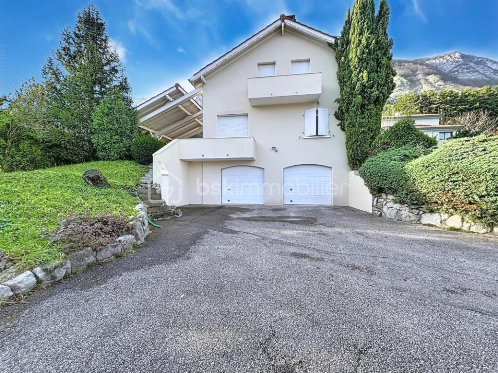 Spacieuse maison dans secteur calme, à 5min de Varces – 5 pièces – 4 chambres – 183 m²