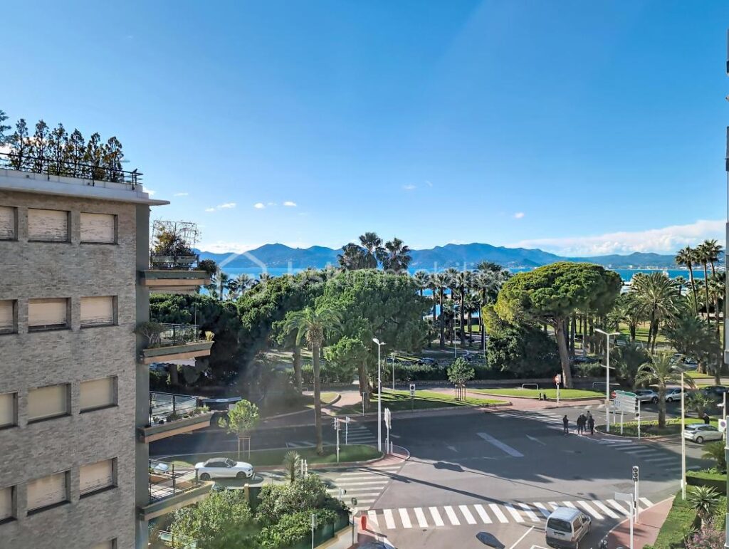 Appartement T3 Pointe CROISETTE Vue Mer – 3 pièces – 2 chambres – 63 m²