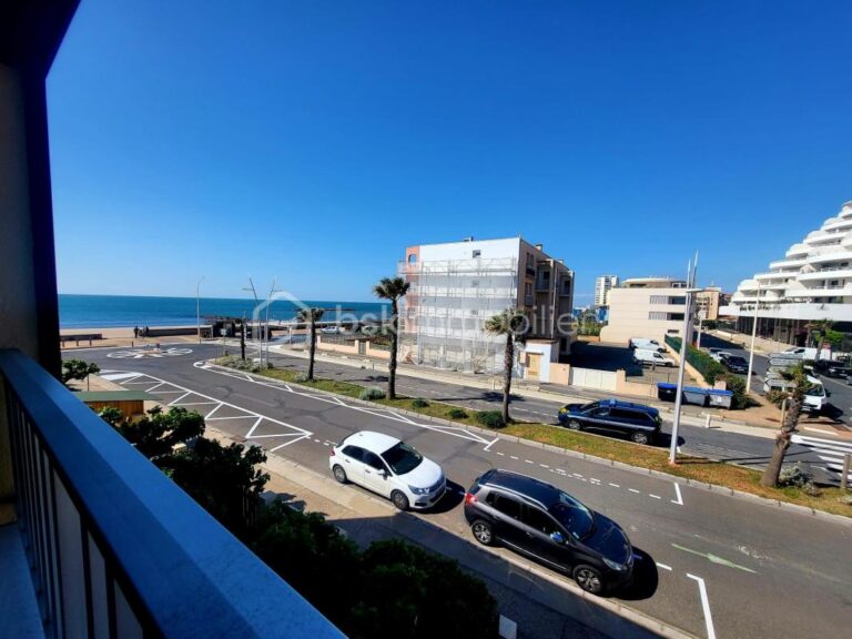 Appartement vue mer – Quartier Casino – 30 m de la plage – 2 pièces – 1 chambre – 43 m²