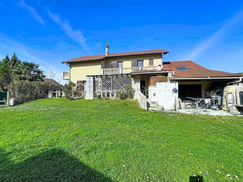 Maison familiale au calme avec terrasse et garage – Moirans (Chemin des Mûriers – 5 pièces – 3 chambres – 146 m²