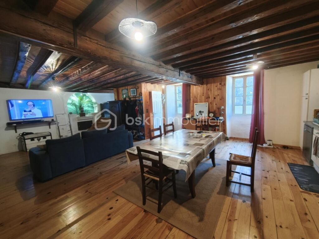 Maison individuelle, grand garage et vue imprenable – 3 pièces – 2 chambres – 110 m²