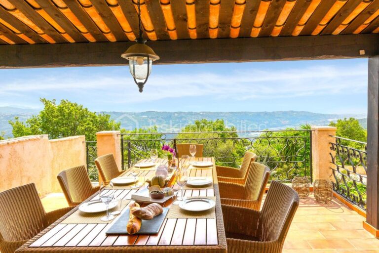 Villa provençale avec vue mer et collines panoramique – Gattières – 6 pièces – 4 chambres – 187 m²